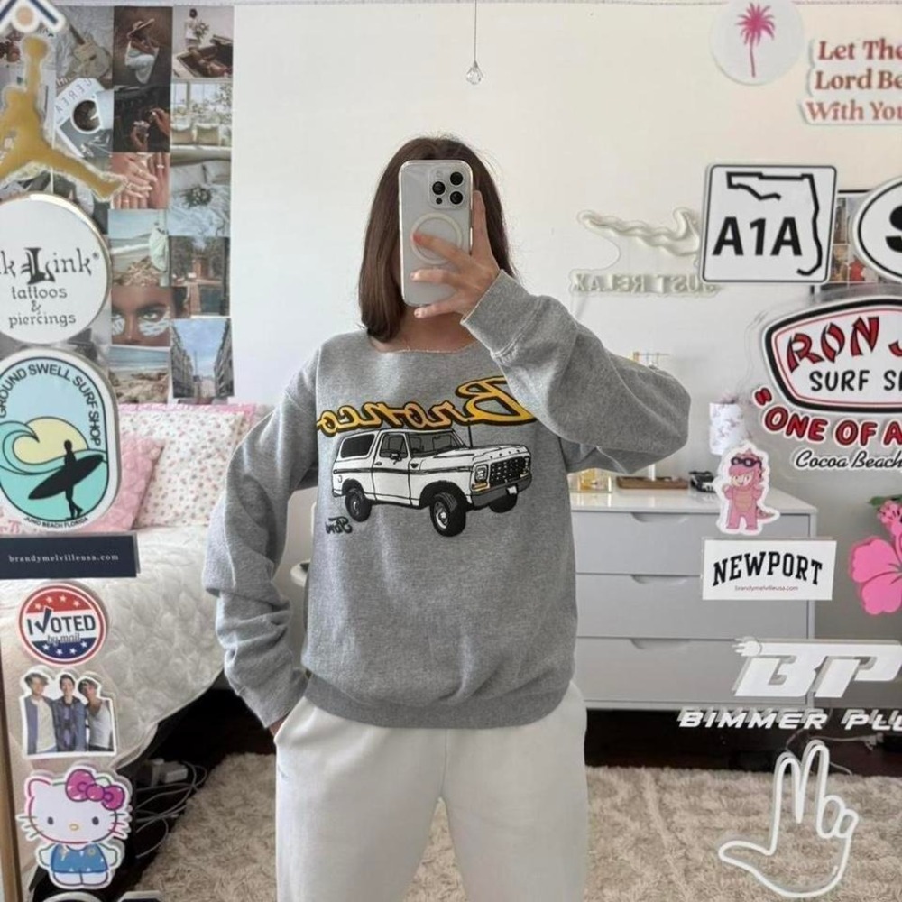 grey‎ ford bronco off the shoulder crewneck